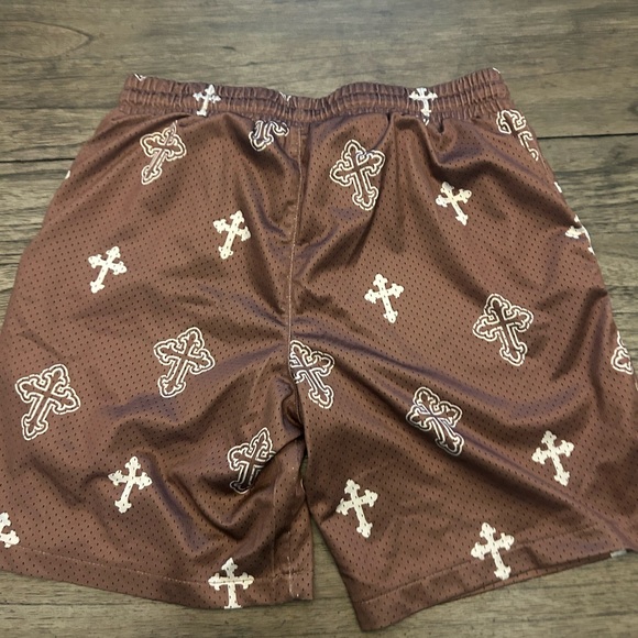 Generic Mesh Brown Shorts with Cross Pattern - Picture 5 of 5